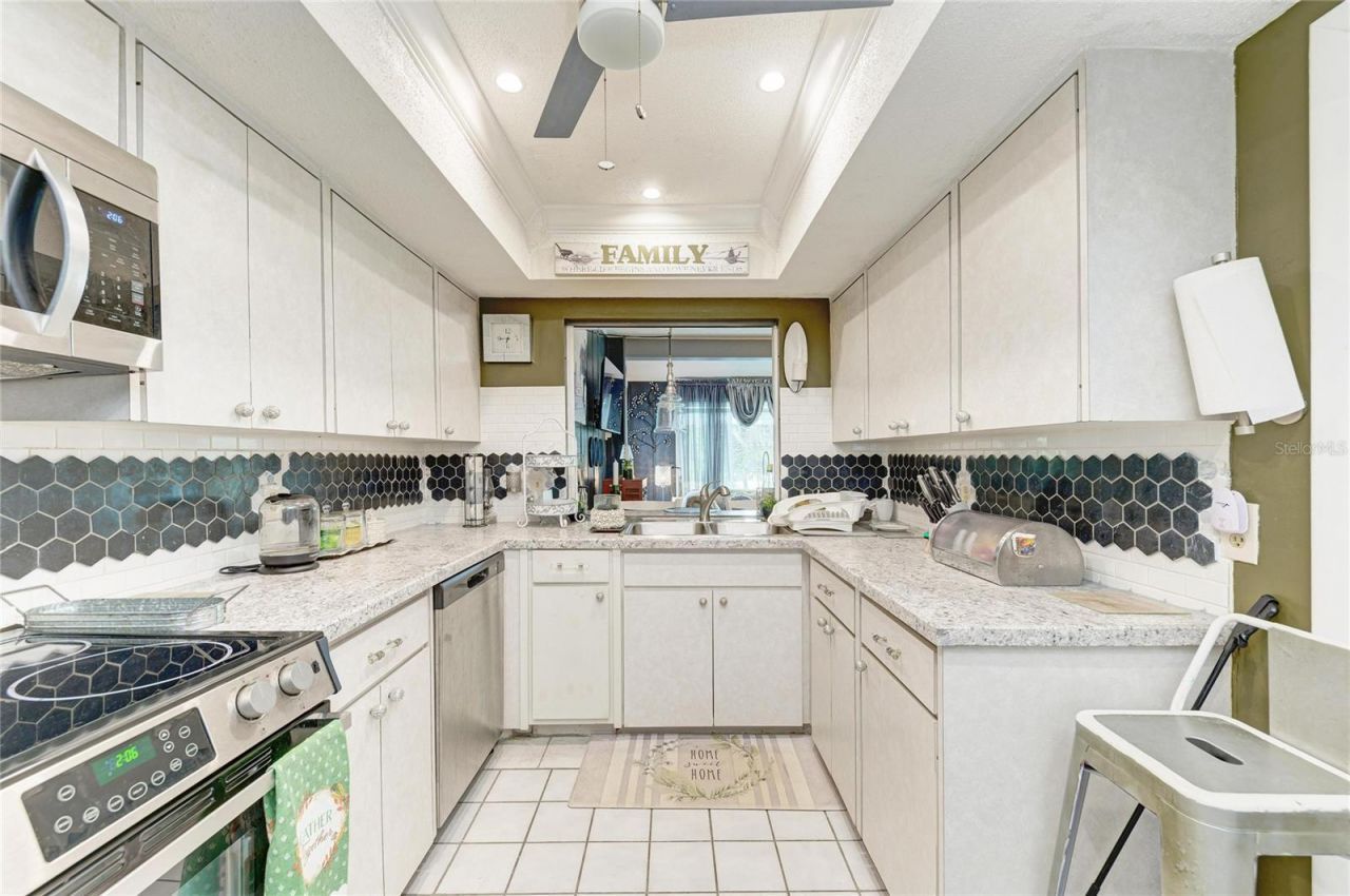 7236 Las Casas Dr , Sarasota, FL 34243 Photo