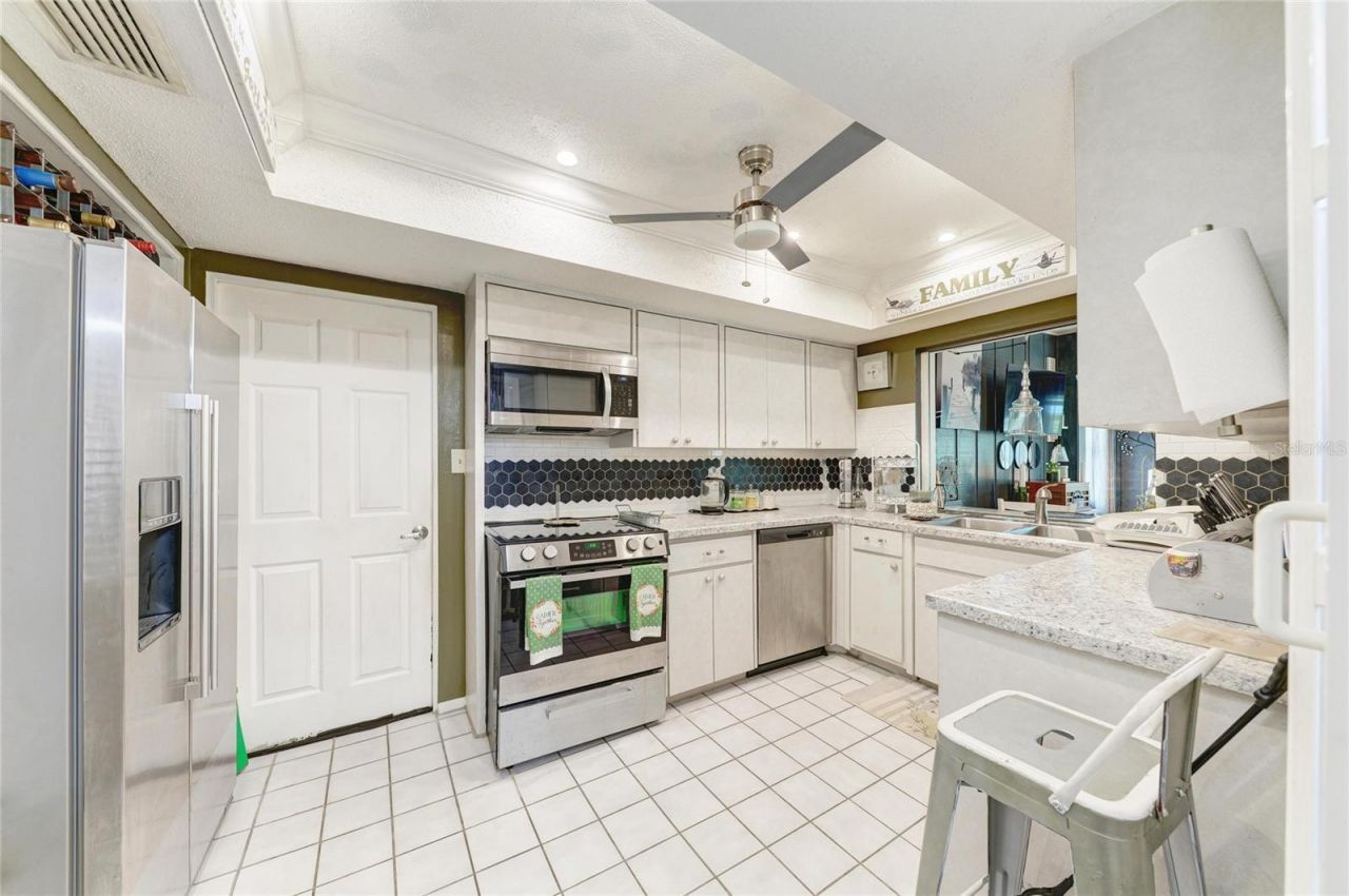 7236 Las Casas Dr , Sarasota, FL 34243 Photo