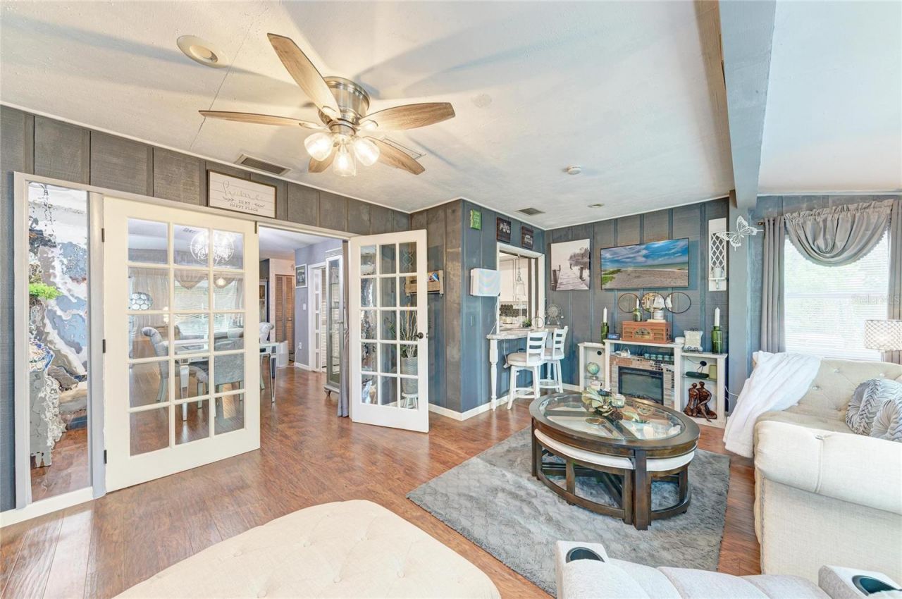 7236 Las Casas Dr , Sarasota, FL 34243 Photo