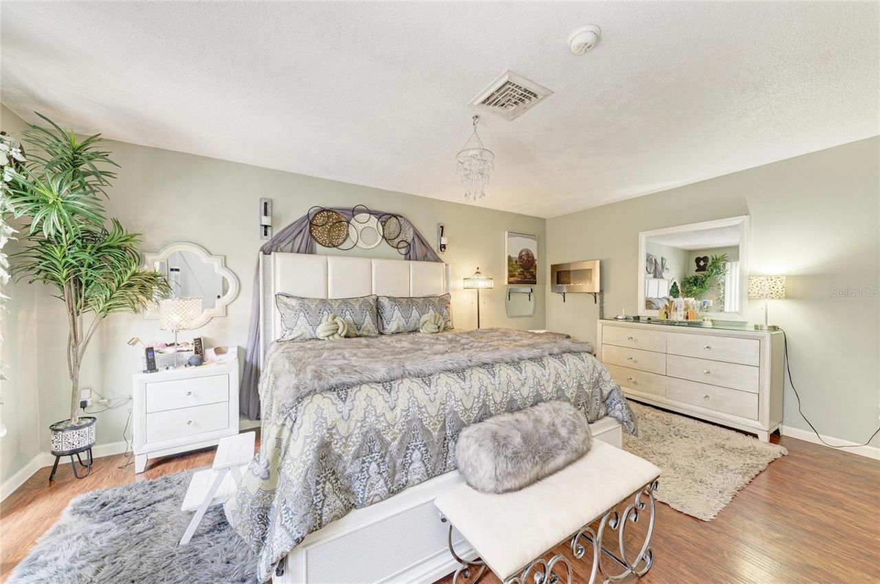 7236 Las Casas Dr , Sarasota, FL 34243 Photo