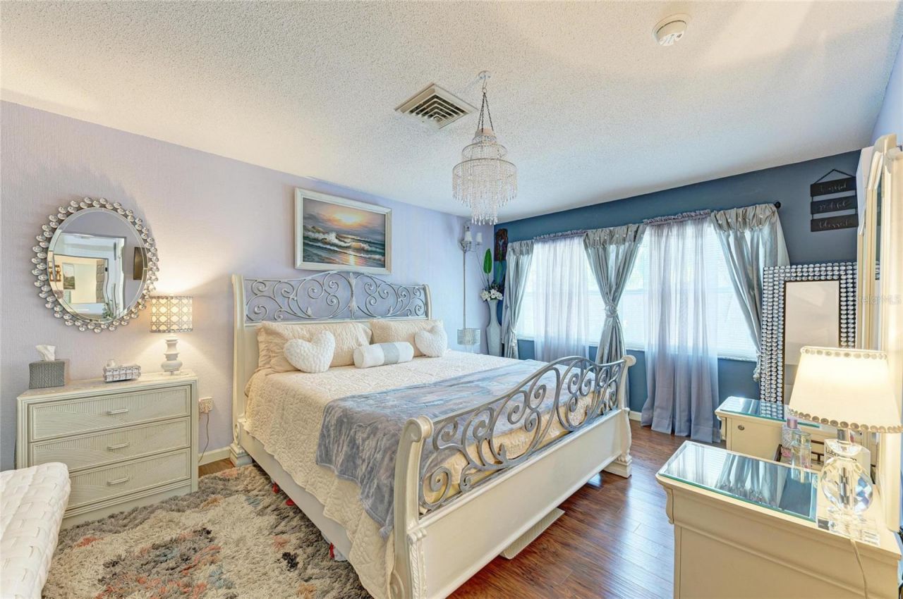 7236 Las Casas Dr , Sarasota, FL 34243 Photo