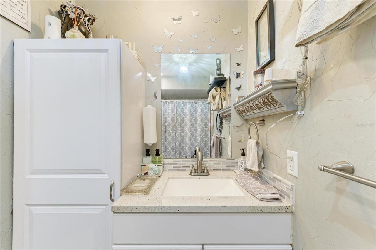 7236 Las Casas Dr , Sarasota, FL 34243 Photo