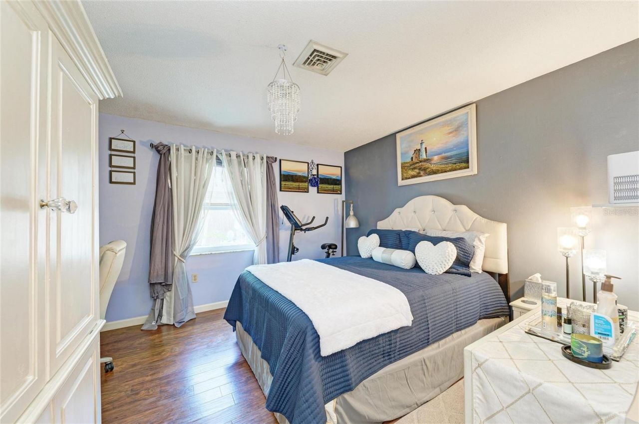 7236 Las Casas Dr , Sarasota, FL 34243 Photo