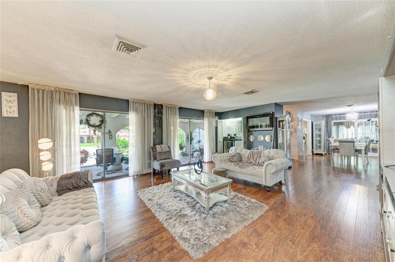 7236 Las Casas Dr , Sarasota, FL 34243 Photo