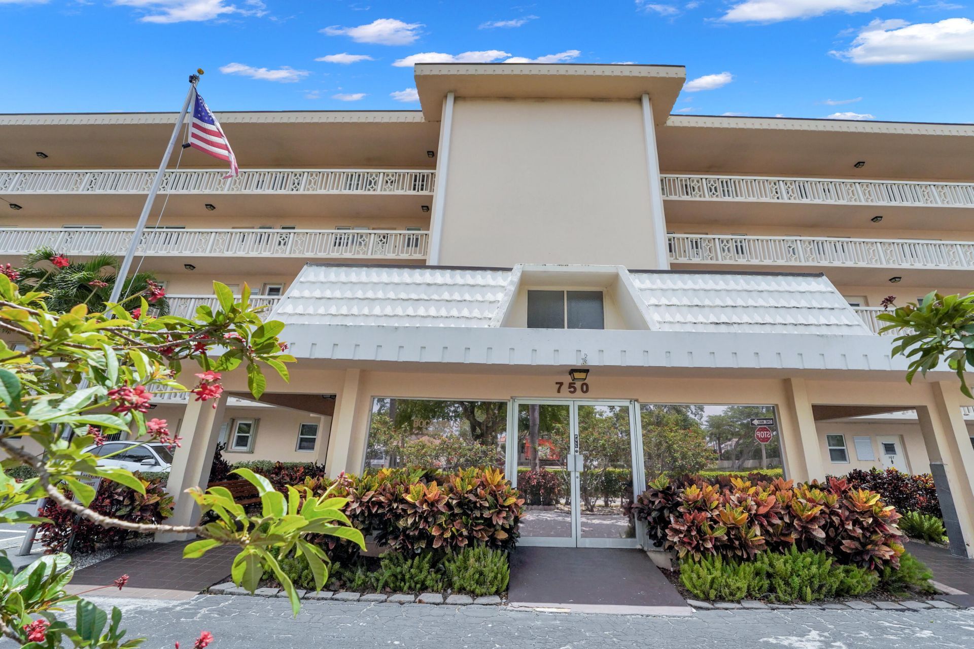 750 NE Spanish River Boulevard, Unit 102, Boca Raton, FL 33431 Photo