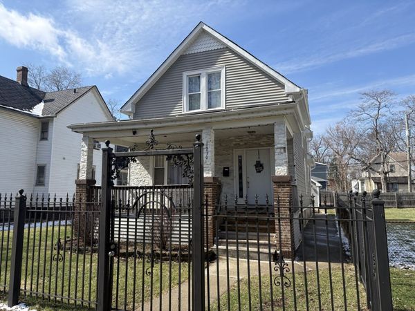 10230 S Parnell Avenue, Chicago, IL 60628