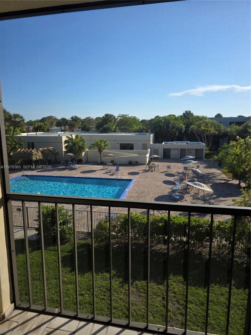 8015 SW 107th Ave, Unit 313, Miami, FL 33173 Photo