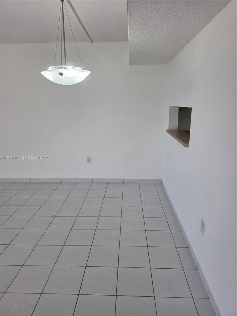 8015 SW 107th Ave, Unit 313, Miami, FL 33173 Photo