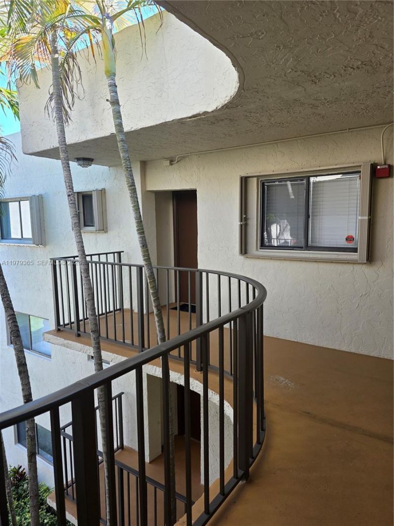 8015 SW 107th Ave, Unit 313, Miami, FL 33173 Photo