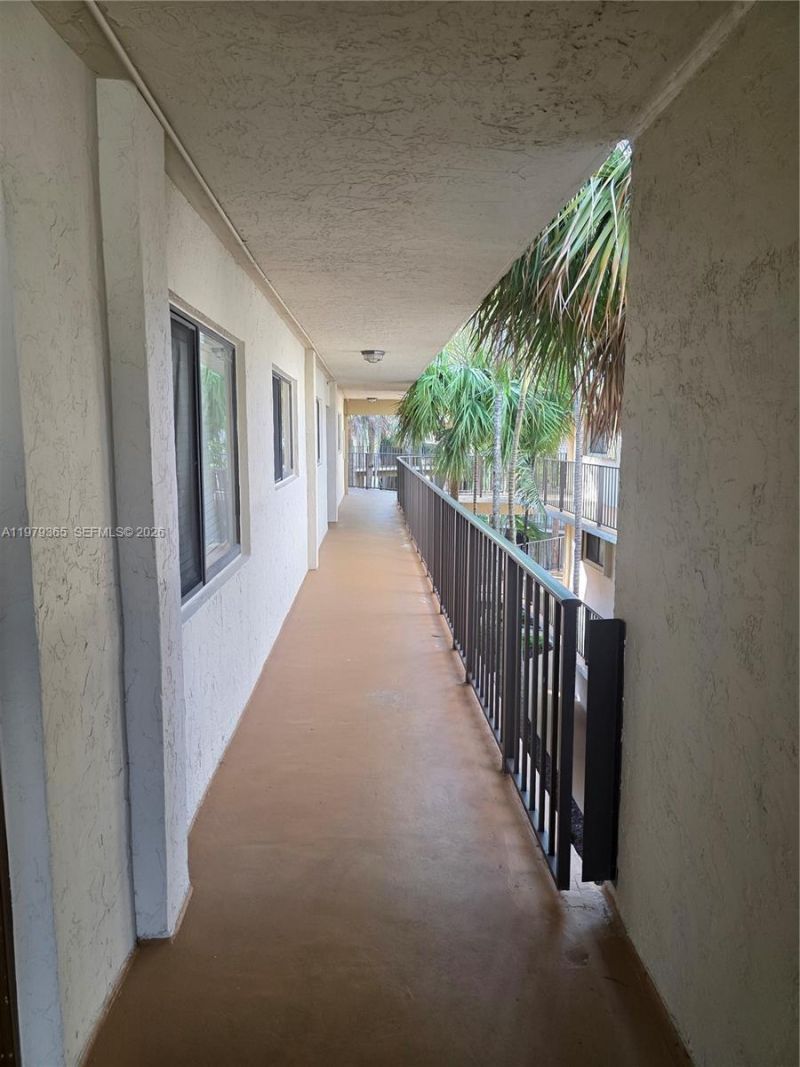 8015 SW 107th Ave, Unit 313, Miami, FL 33173 Photo