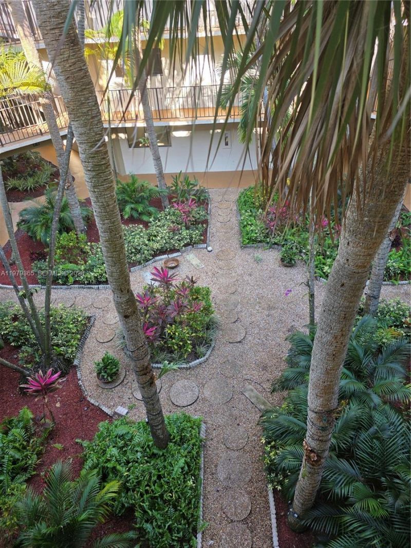 8015 SW 107th Ave, Unit 313, Miami, FL 33173 Photo