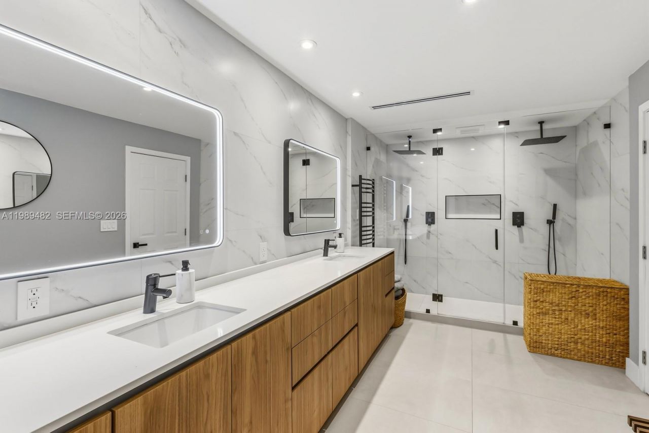 151 Crandon Blvd , Unit 1222, Key Biscayne, FL 33149 Photo