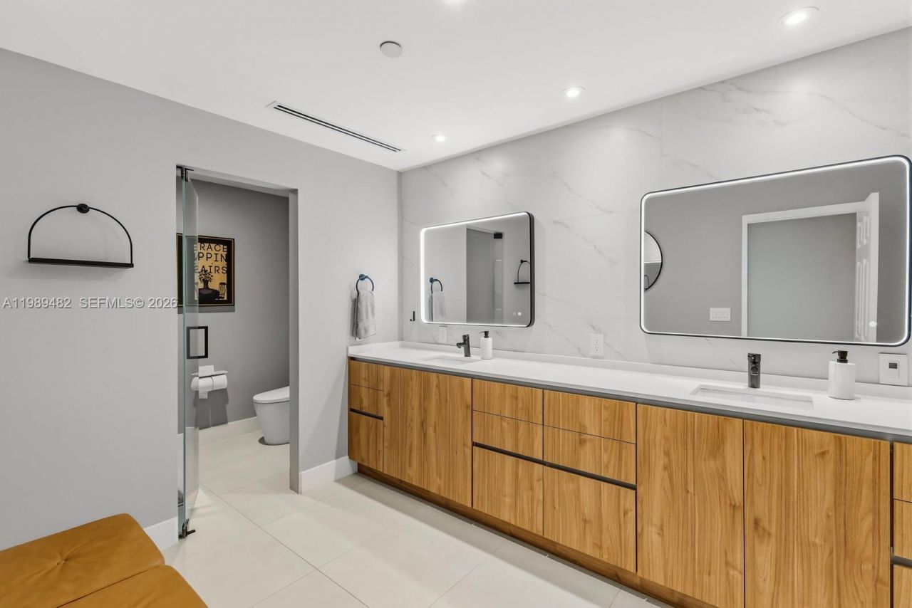 151 Crandon Blvd , Unit 1222, Key Biscayne, FL 33149 Photo