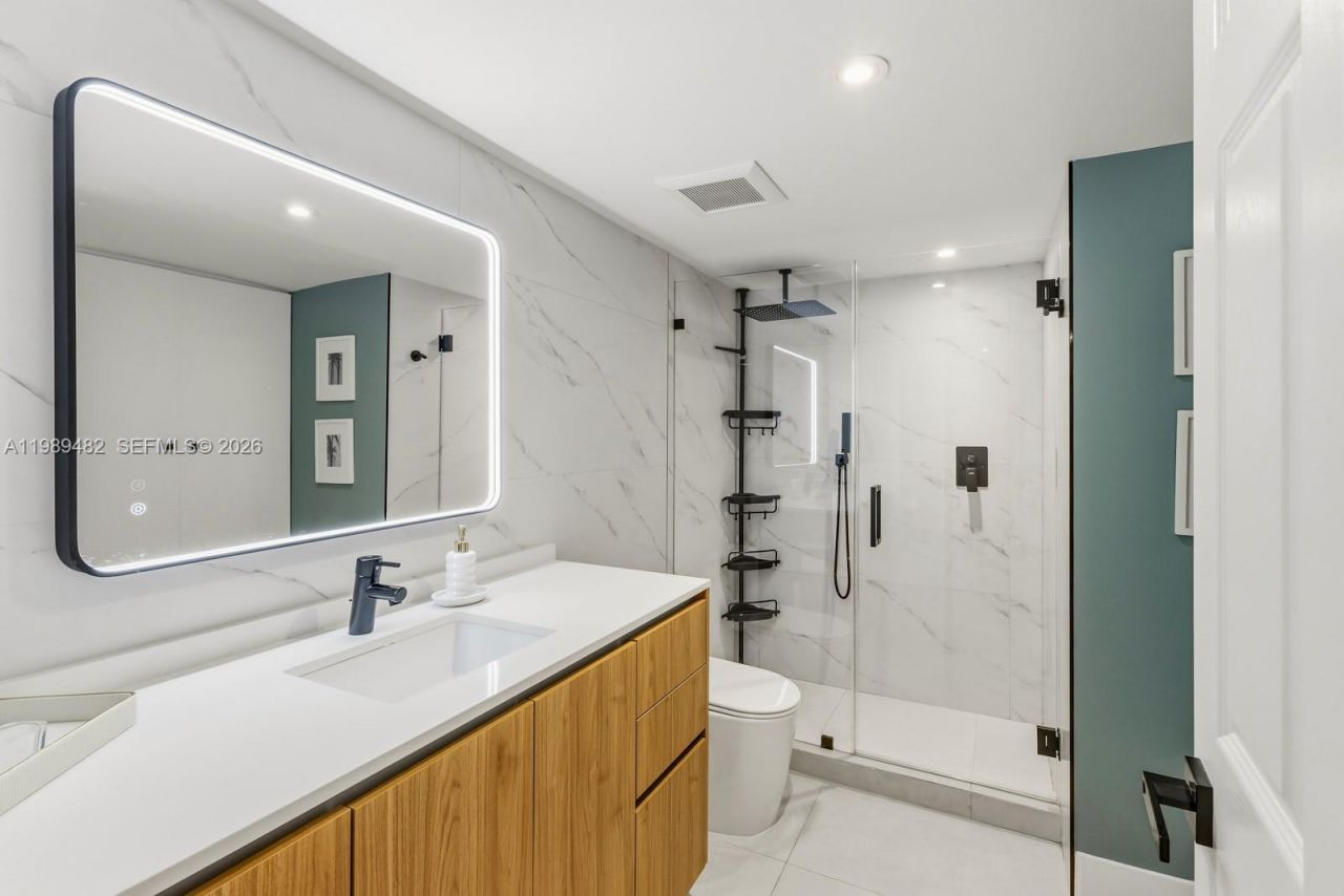 151 Crandon Blvd , Unit 1222, Key Biscayne, FL 33149 Photo