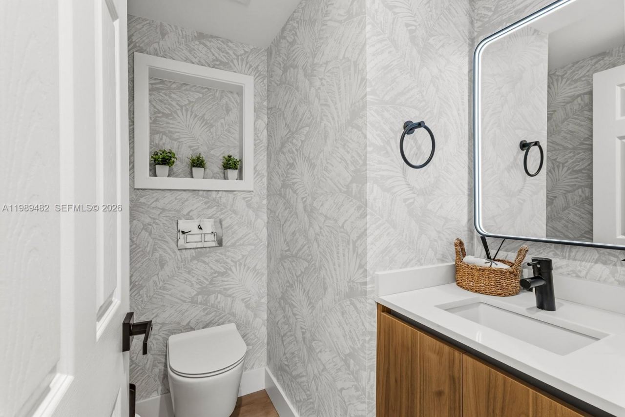 151 Crandon Blvd , Unit 1222, Key Biscayne, FL 33149 Photo