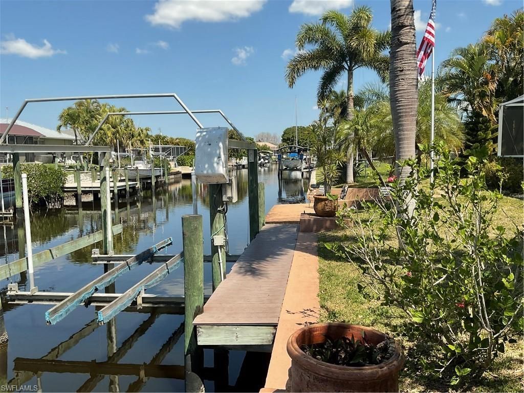 4617 Forest Glen Dr, North Fort Myers, FL 33903 Photo