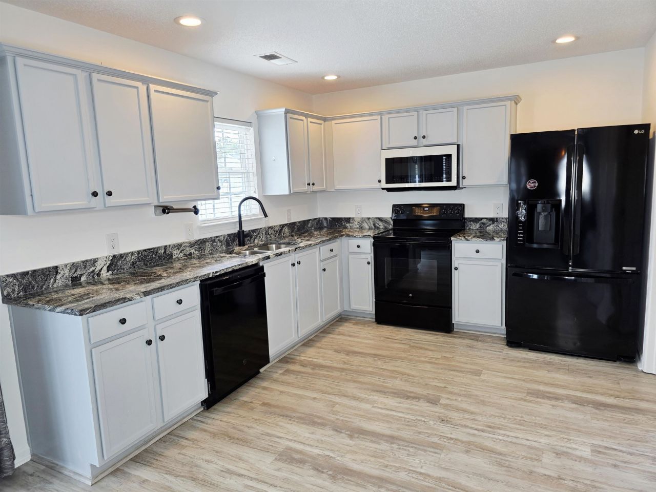 221 Palmetto Glen Dr. Photo 10