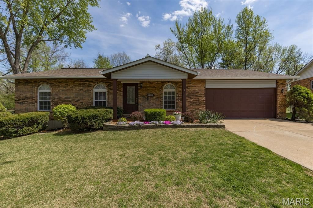 4452 Dantonaire Place, Saint Louis, MO 63128 Main Photo
