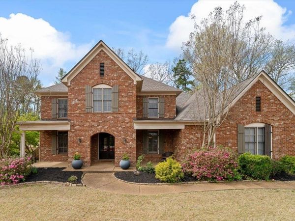 10185 HERONS LANDING CV, Lakeland, TN 38002