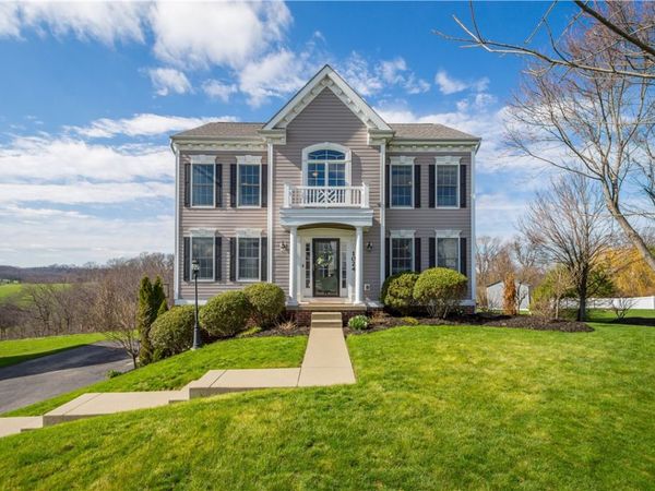 1024 Greenfield Dr, Canonsburg, PA 15317