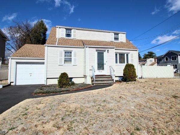 39 Van Duren Ave, Fair Lawn, NJ 07410