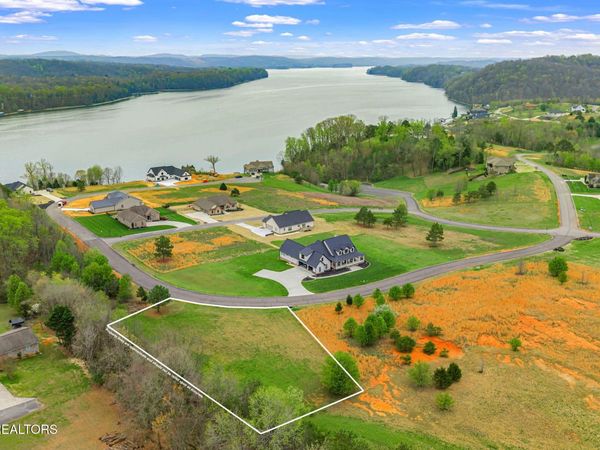 129 Docks Of The Bay Drive, Harriman, TN 37748