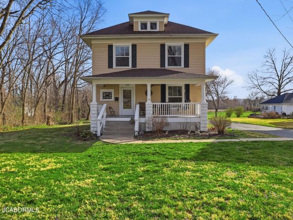 1002 W DAVIS STREET, Fayette, MO 65248