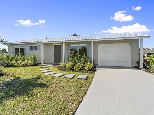 1900 SE Ancora Court, Port St. Lucie, FL 34952