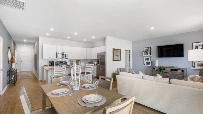 600 Runaway Train Dr Photo 4