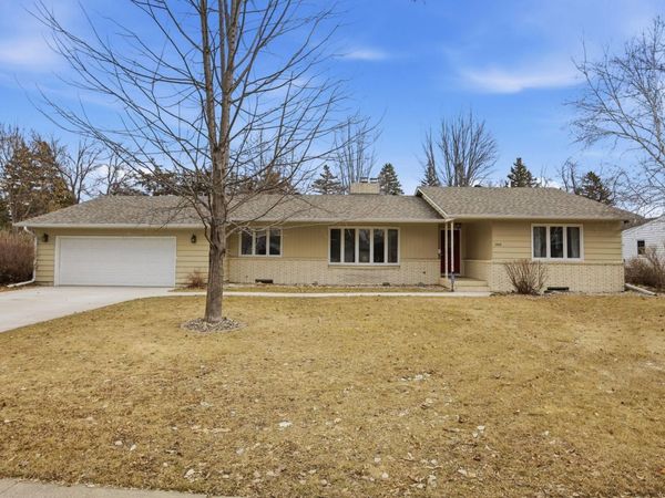 2708 11th Street S, Fargo, ND 58103