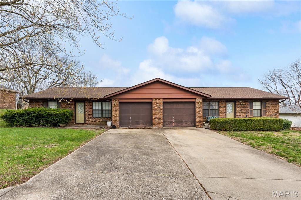 13/15 Eagle Drive, Shiloh, IL 62221 Main Photo