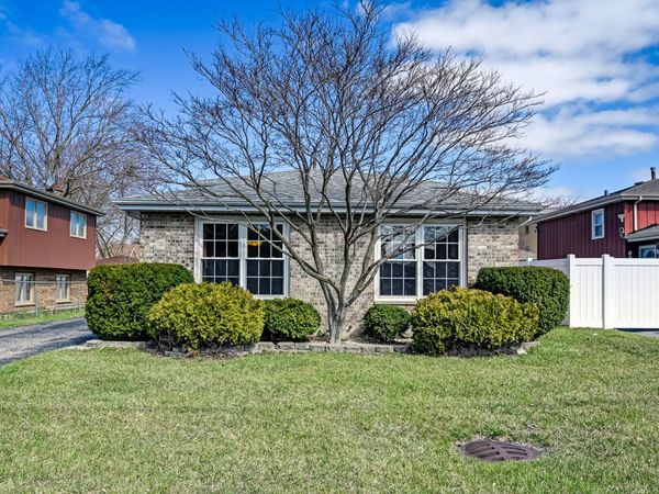 6928 W Crandall Avenue, Worth, IL 60482