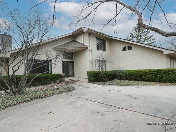 1191 Hunters Lane , Libertyville, IL 60048