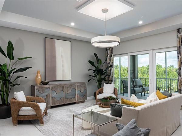 315 Indies DR W, Unit 202, NAPLES, FL 34114