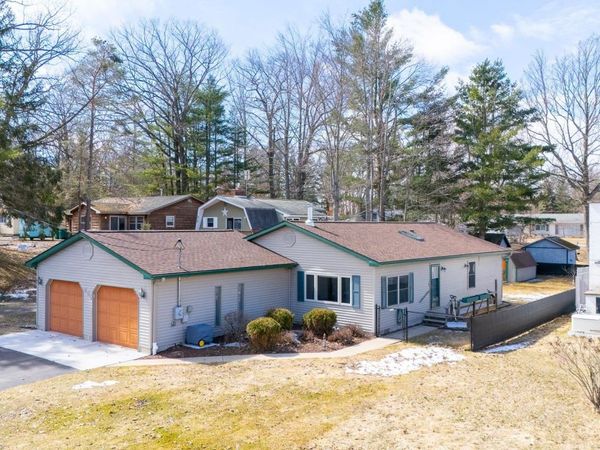 311 Iroquois Avenue, Prudenville, MI 48651