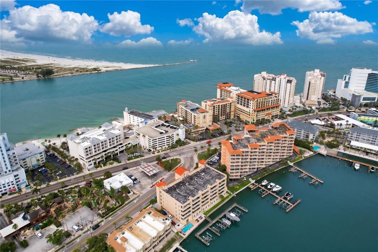 600 Bayway Boulevard, Unit 304, Clearwater Beach, FL 33767 Photo