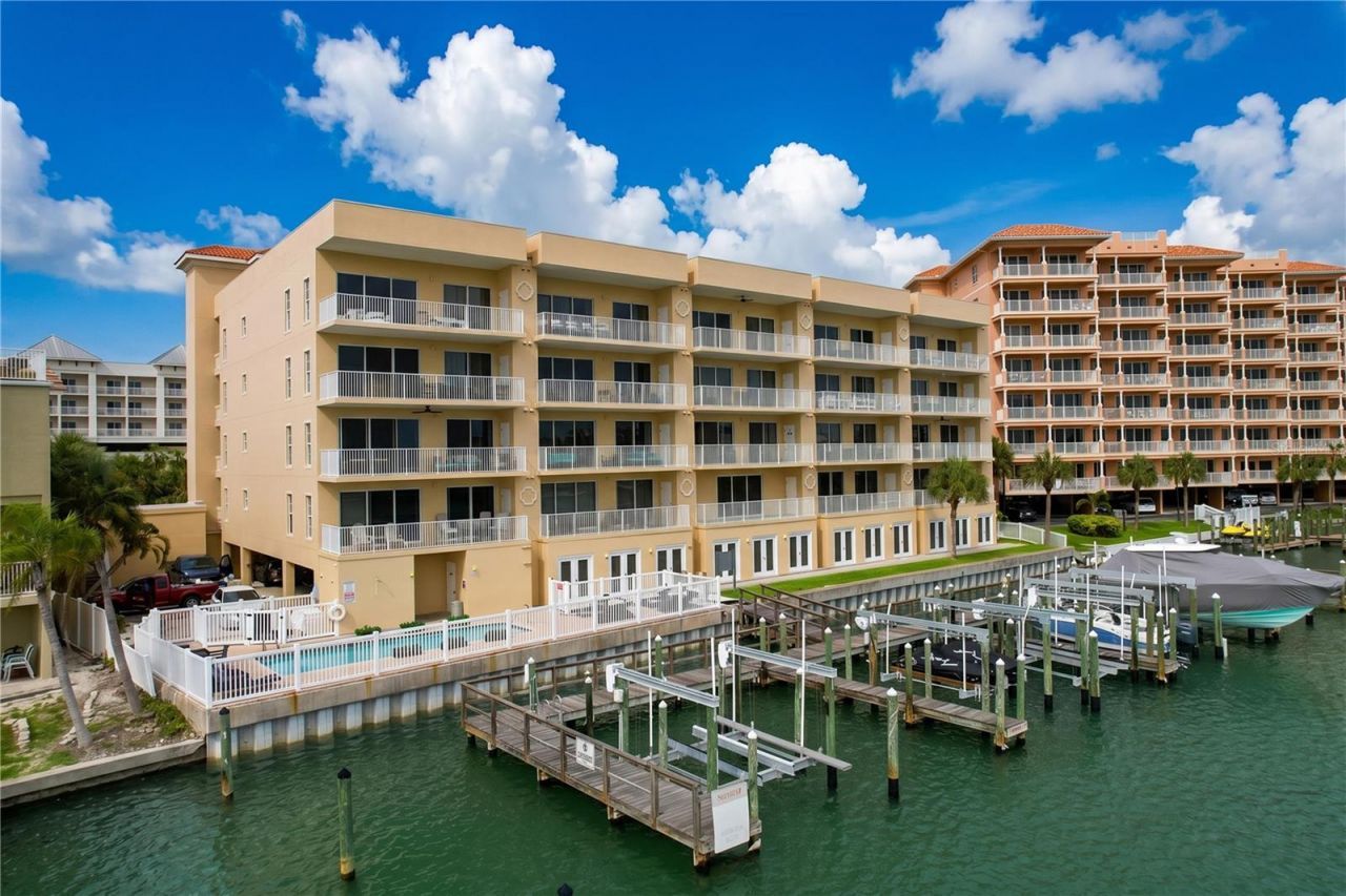 600 Bayway Boulevard, Unit 304, Clearwater Beach, FL 33767 Photo