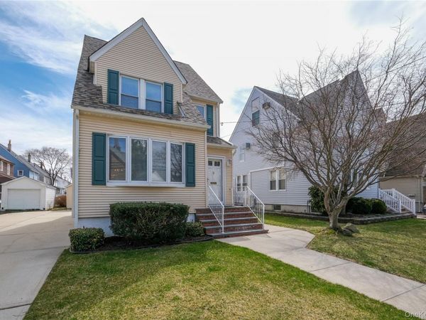 106 Dubois Avenue, Valley Stream, NY 11581