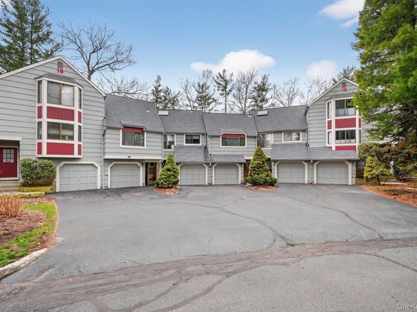 169 Treetop Circle , Nanuet, NY 10954