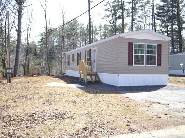 18 Maple Street, Lebanon, ME 04027