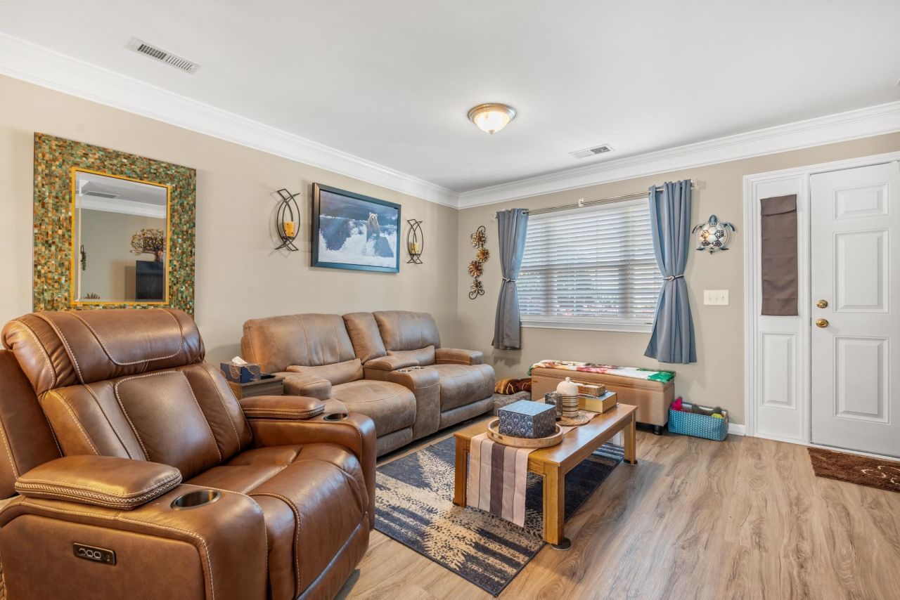 620 Sailbrooke Ct.  Photo 4