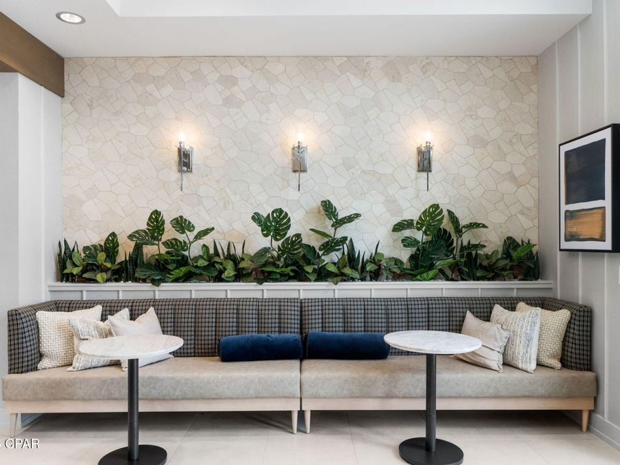 Property Image 100