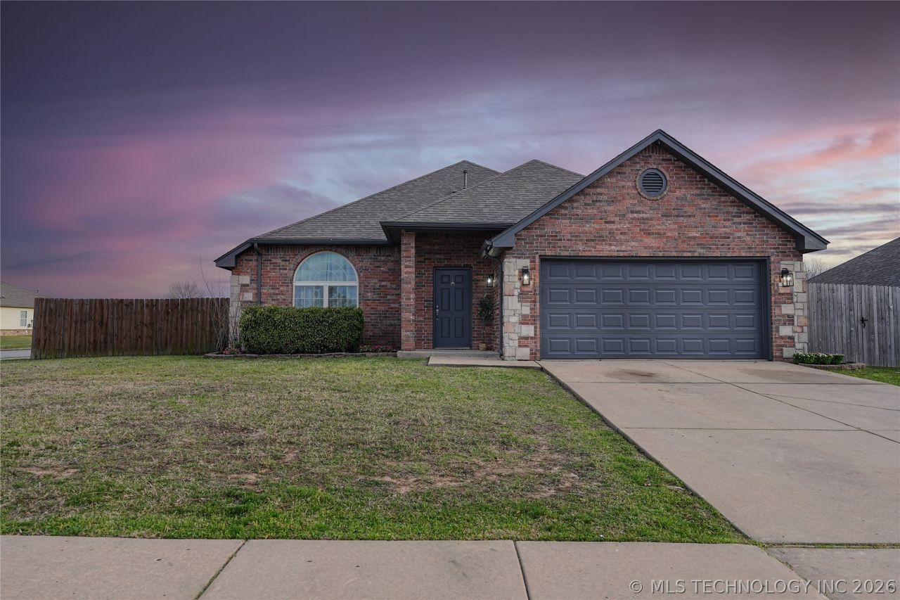 3309 E Irvington Street, Broken Arrow, OK 74014 Main Photo