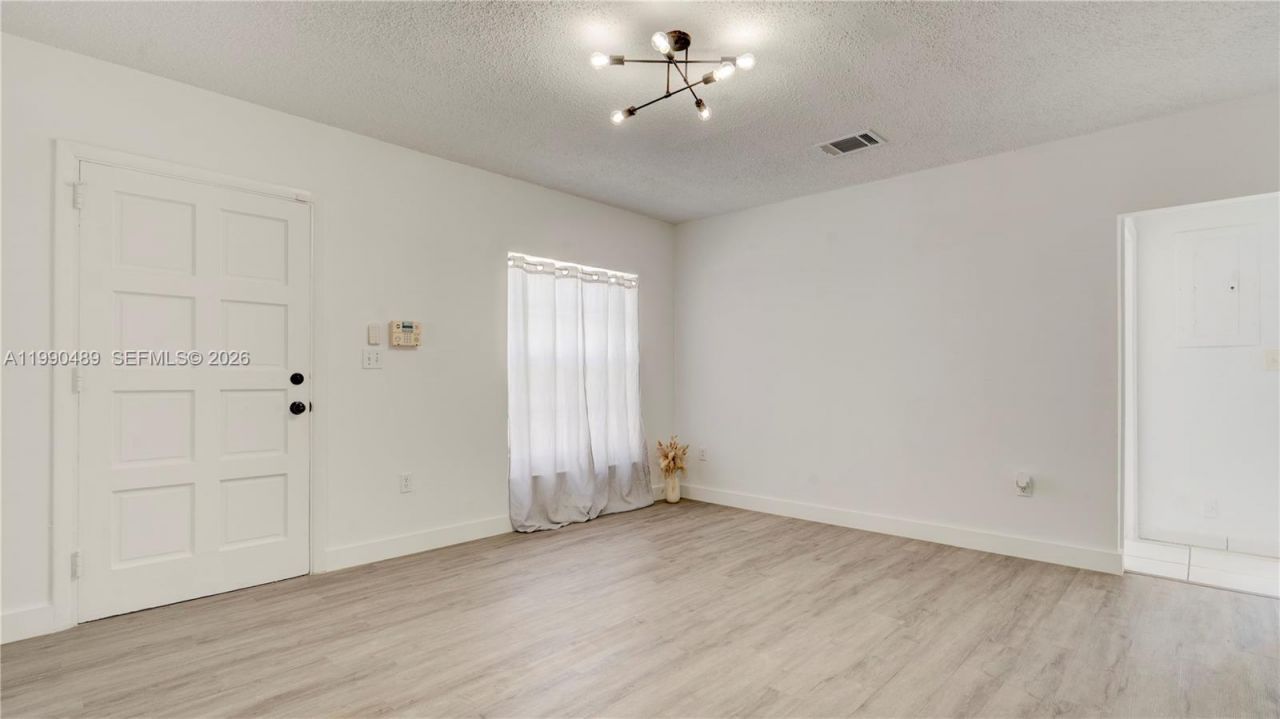 1036 NW 75th St , Unit Main, Miami, FL 33150 Photo