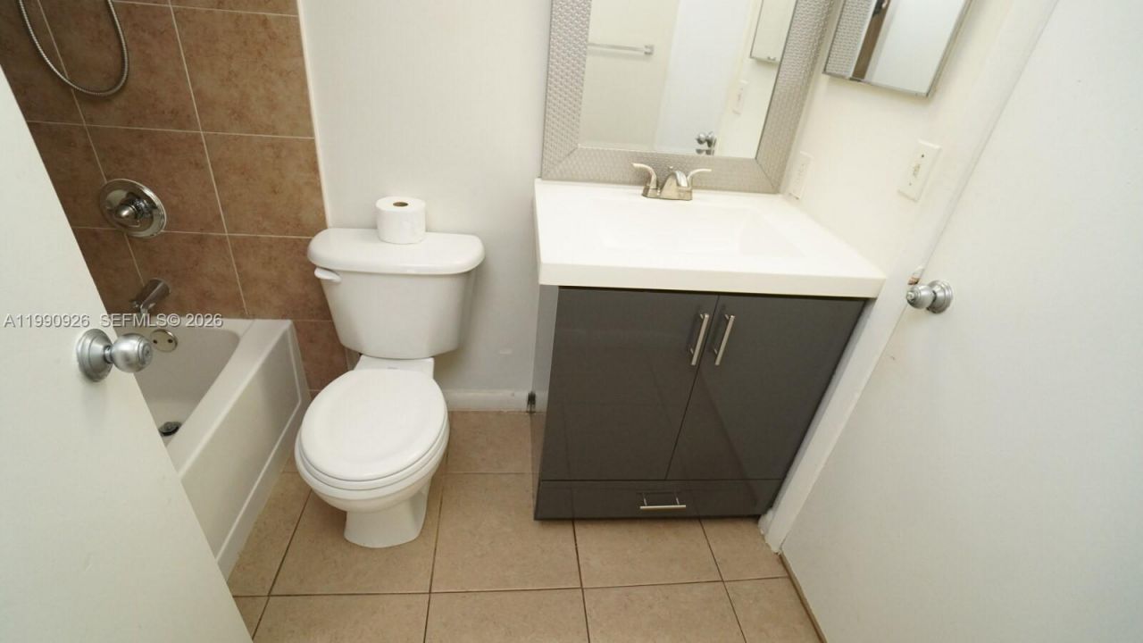 10701 Cleary Blvd , Unit 102, Plantation, FL 33324 Photo