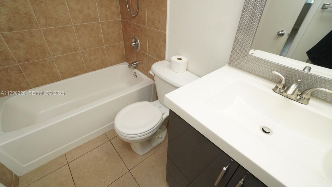 10701 Cleary Blvd , Unit 102, Plantation, FL 33324 Photo