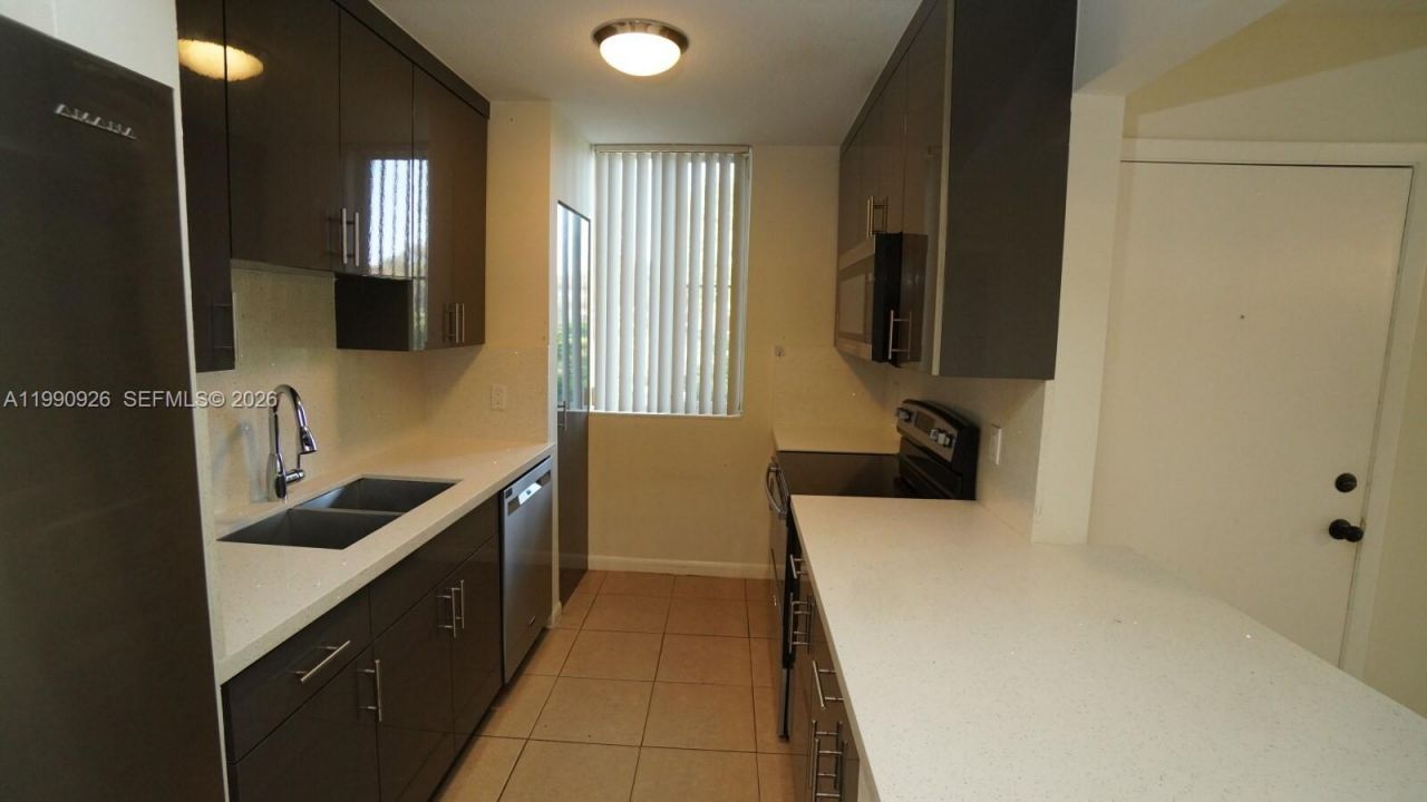 10701 Cleary Blvd , Unit 102, Plantation, FL 33324 Photo