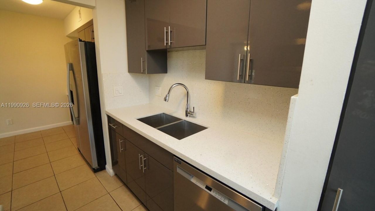 10701 Cleary Blvd , Unit 102, Plantation, FL 33324 Photo