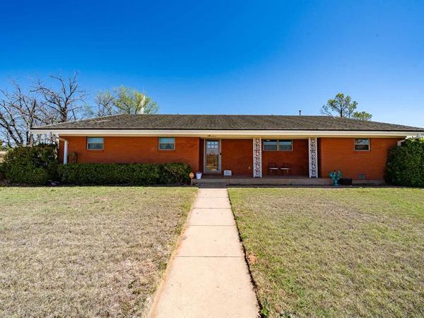 412 N Orange Street , Roby, TX 79543