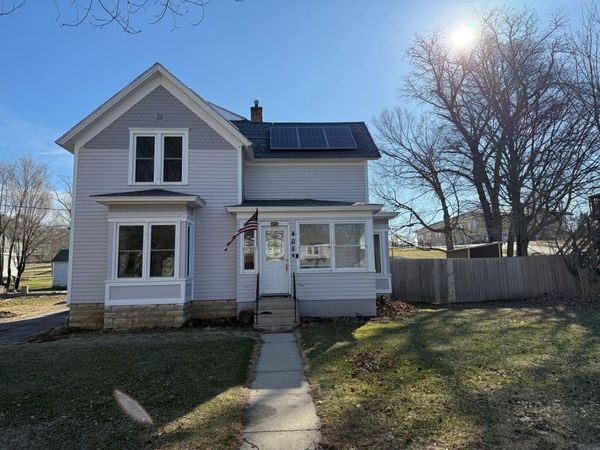 405 South Main Street, Fayette, IA 52142